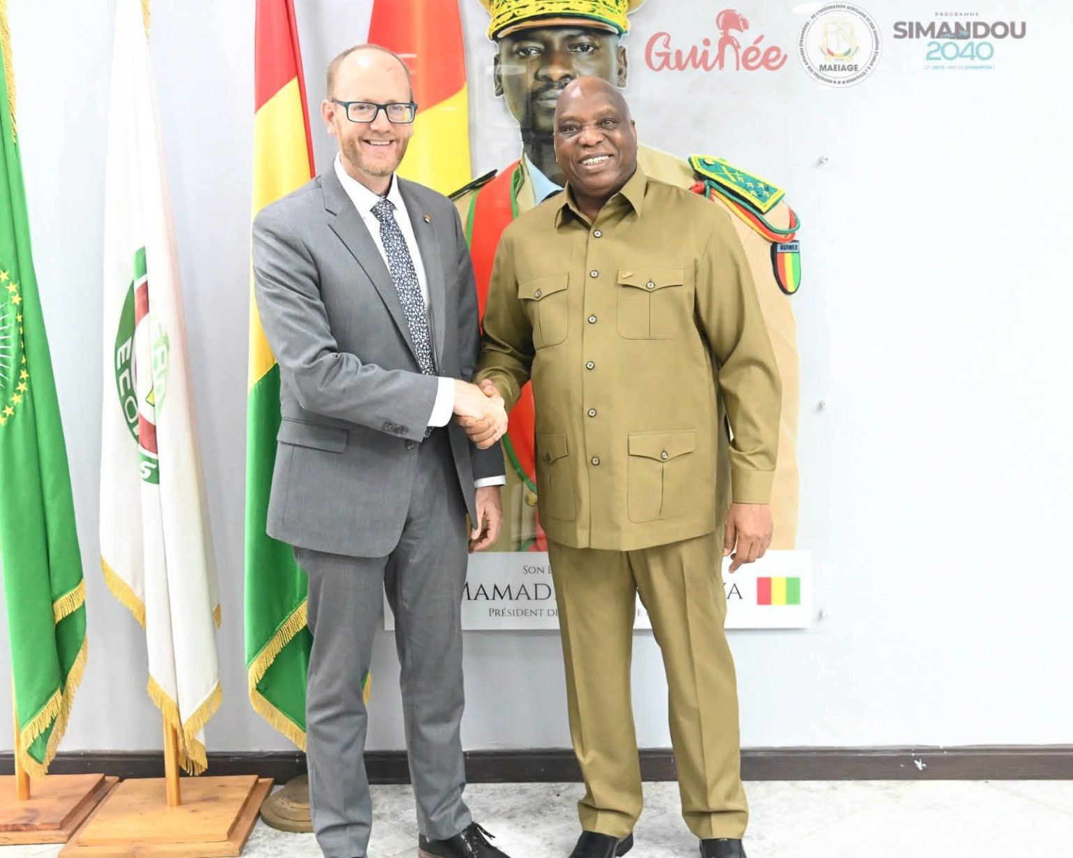 Guinée : Le processus de transition entre promesses électorales et renforcement des liens avec les États-Unis