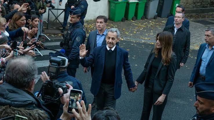 France : Nicolas Sarkozy incarcéré à la prison de la Santé – « C’est un innocent qu’on enferme », réagit l’ancien président
